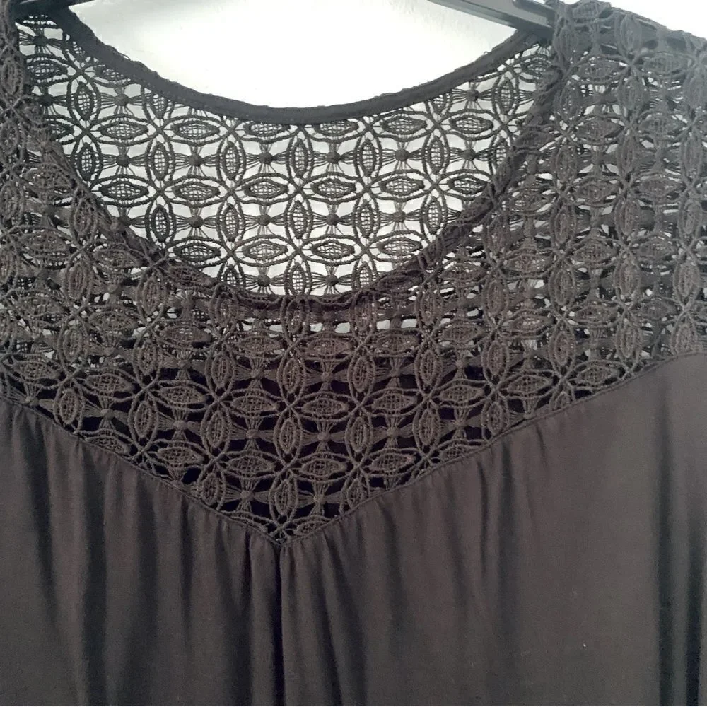 Old Navy Black Crochet Round Neck Short Sleeve Top Size Large - Picture 2 of 6